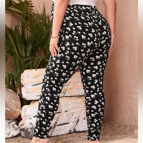 SHEIN Maternity Leggings - Flower (Sz 2XL) - Picture 4 of 8